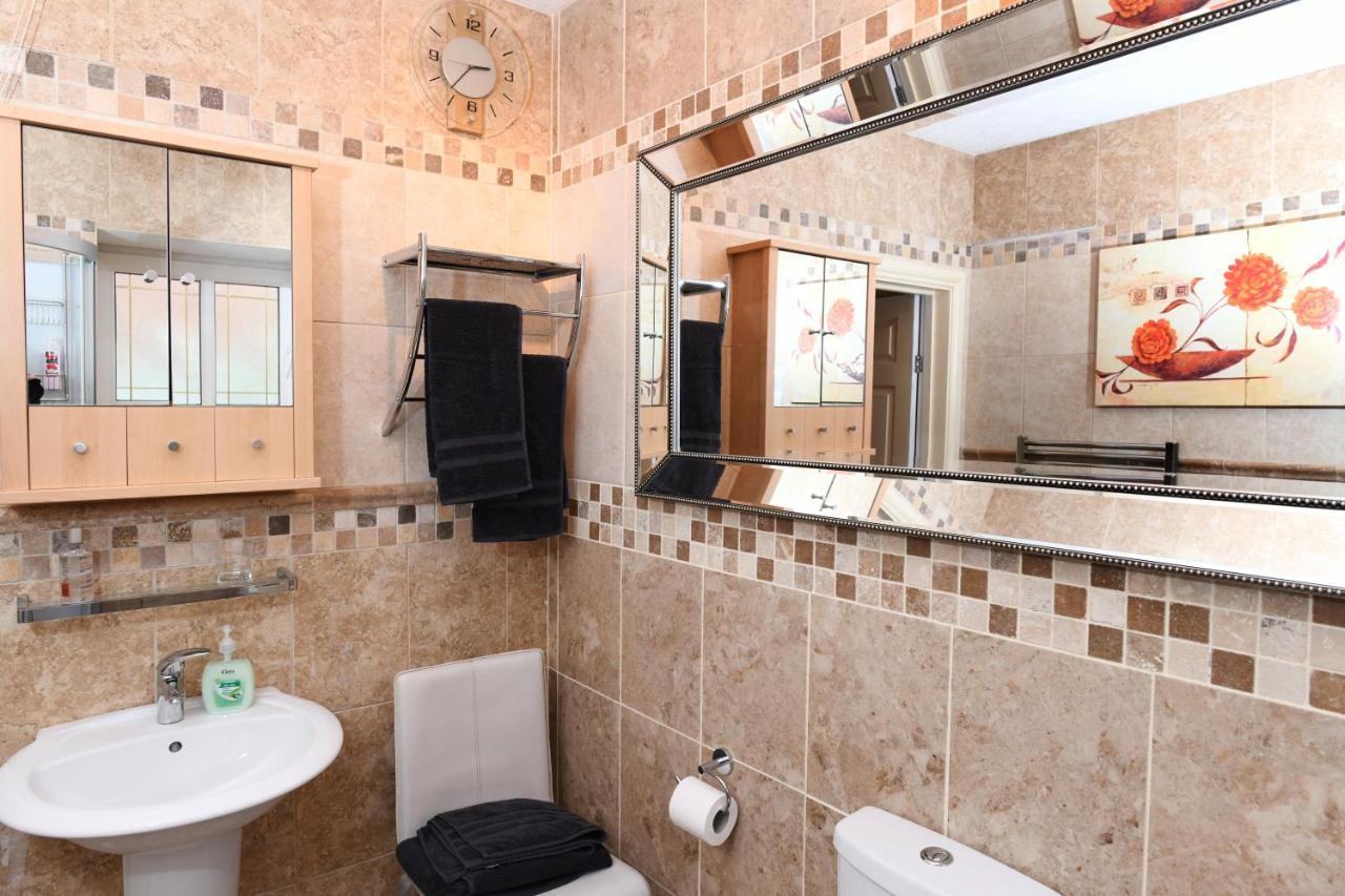 Luxury Suite In Quiet Countryside Location Суонзи Екстериор снимка
